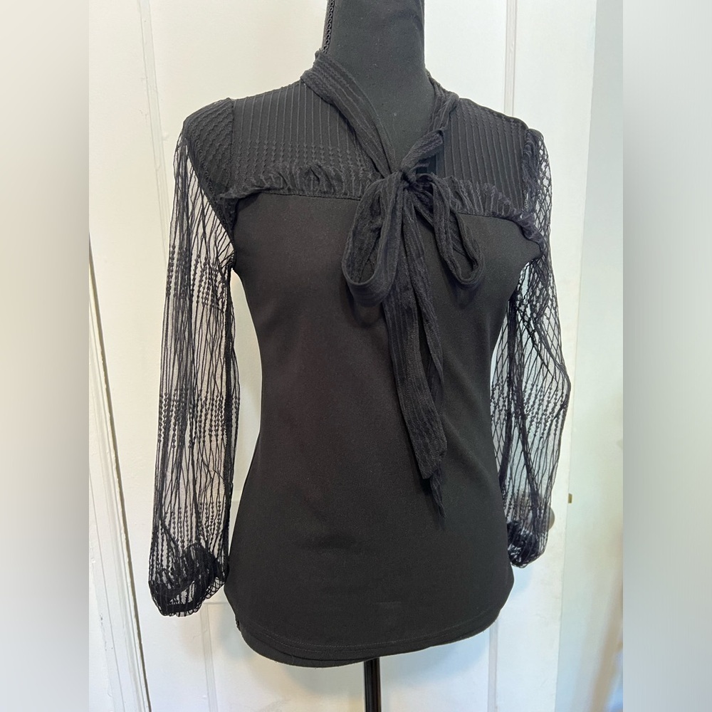 #254 Papermoon black blouse - Picture 4 of 9